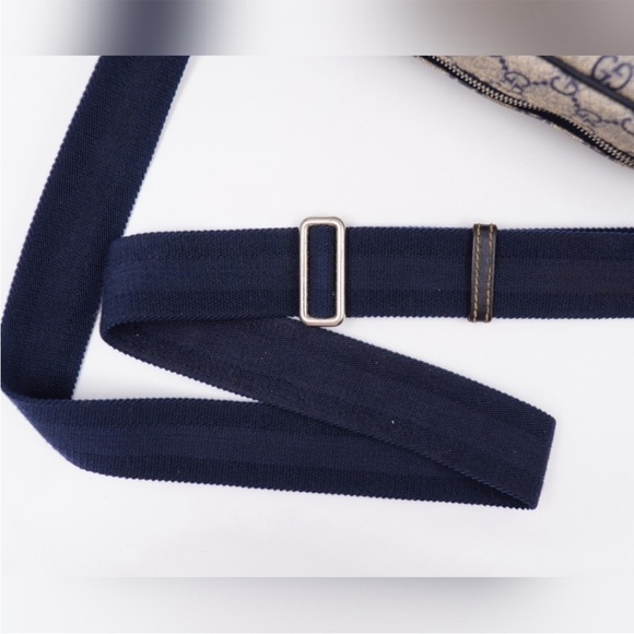 Gucci coated canvas messenger bag - Picture 8 of 13